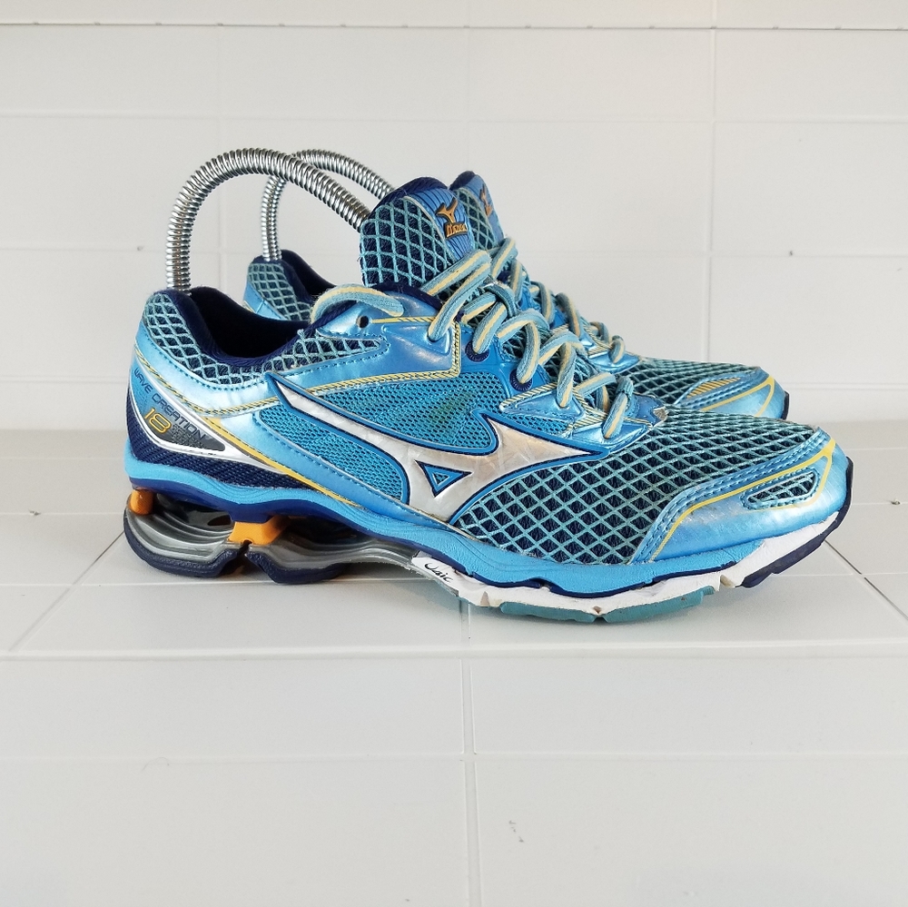 Mizuno Wave Creation 18